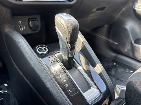 Used 2020 Nissan Versa SR image 18