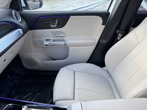 New 2025 Mercedes-Benz GLB 250 4MATIC image 26