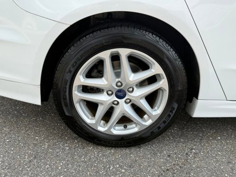 Used 2016 Ford Fusion SE image 37