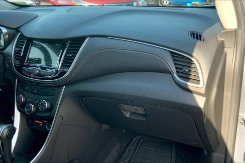 Used 2019 Chevrolet Trax LT w/ LT Convenience Package image 18