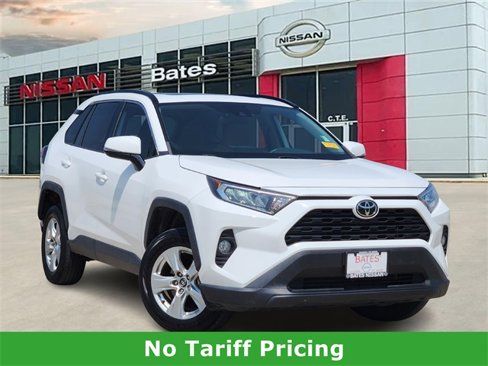 Used 2020 Toyota RAV4 XLE image 1