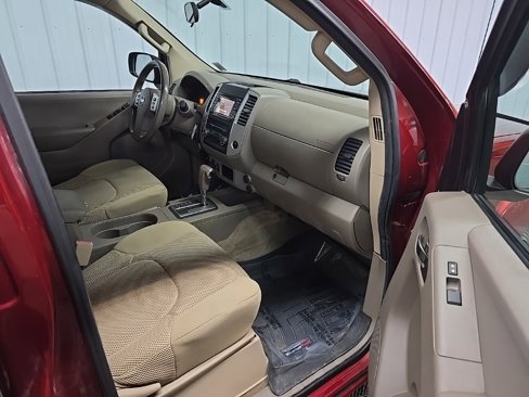 Used 2015 Nissan Frontier SV image 15