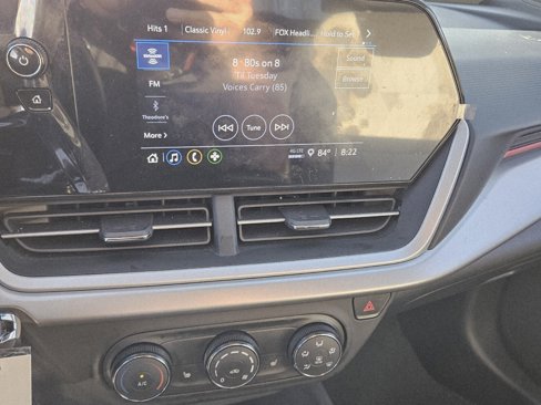 Used 2024 Chevrolet Trax RS w/ Sunroof Package image 24