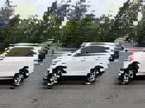 Used 2016 Kia Sorento LX w/ LX Convenience Package image 4
