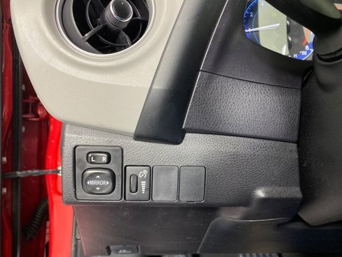Used 2017 Toyota Corolla L image 11