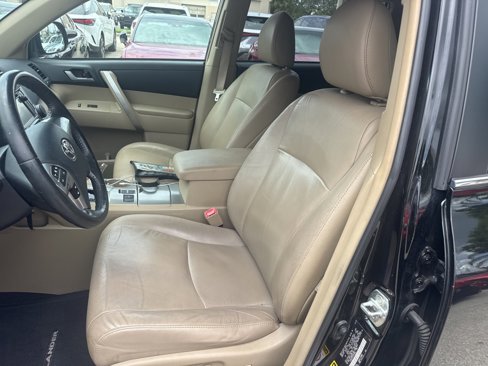 Used 2013 Toyota Highlander Plus image 16