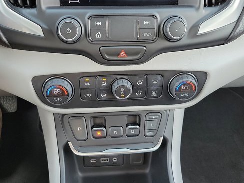 Used 2020 GMC Terrain SLE w/ Driver Convenience Package image 17
