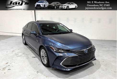 Used 2020 Toyota Avalon Limited image 1