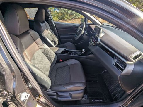 Used 2019 Toyota C-HR Limited image 12