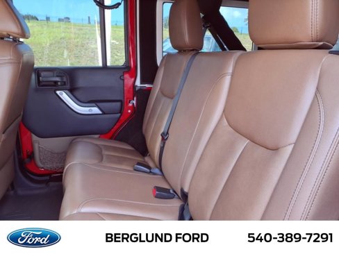 Used 2014 Jeep Wrangler Unlimited Sahara image 33