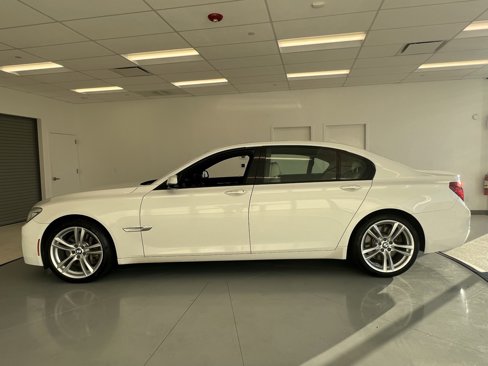 Used 2014 BMW 750Li xDrive image 4