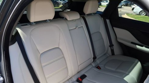 Used 2019 Jaguar F-PACE Prestige image 9