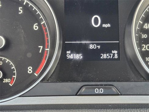 Used 2017 Volkswagen Golf S image 23