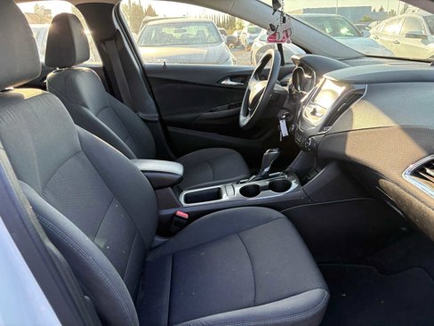 Used 2017 Chevrolet Cruze LT image 13