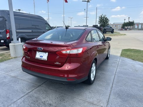 Used 2014 Ford Focus SE image 6