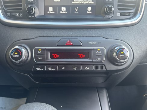 Used 2019 Kia Sorento AWD V6 image 17