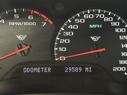 Used 2000 Chevrolet Corvette Coupe image 26