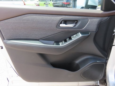 Used 2022 Nissan Rogue SV image 18