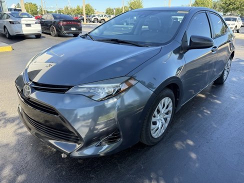 Used 2018 Toyota Corolla L image 4