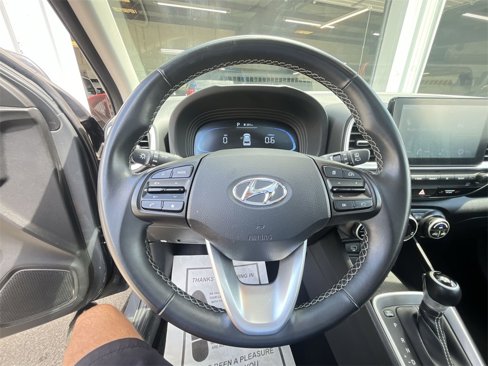 Used 2024 Hyundai Venue SEL image 14