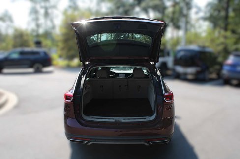 Used 2018 Buick Regal Essence w/ Driver Confidence Package #1 image 9