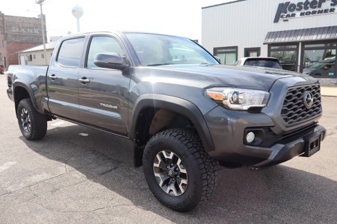Used 2021 Toyota Tacoma TRD Off-Road image 2