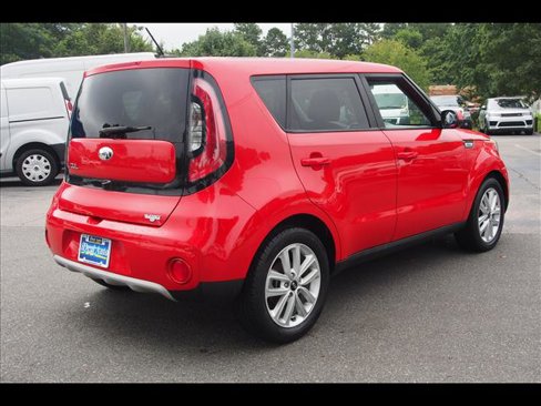 Used 2019 Kia Soul + image 5
