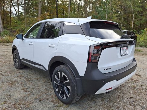 Used 2025 Nissan Kicks SV image 21