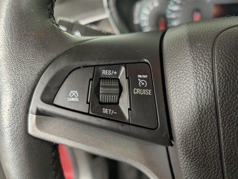 Certified 2022 Chevrolet Trax LT w/ LT Convenience Package image 20