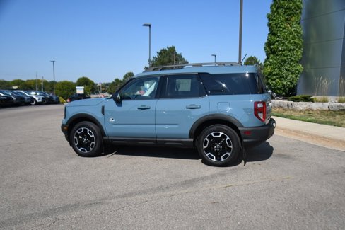 Used 2023 Ford Bronco Sport Outer Banks image 3