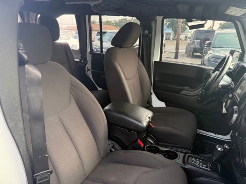 Used 2015 Jeep Wrangler Unlimited Sport w/ Connectivity Group image 26