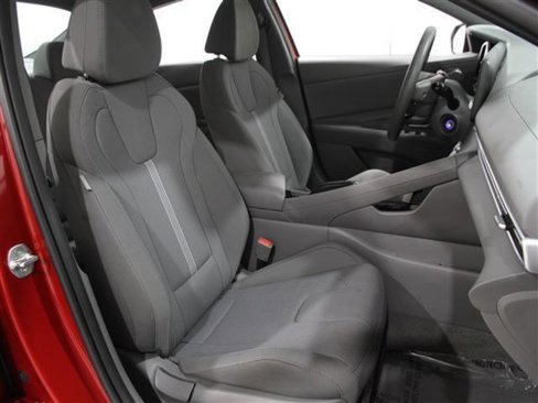 Certified 2023 Hyundai Elantra SE image 15