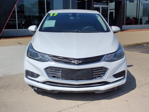 Used 2017 Chevrolet Cruze LT image 10