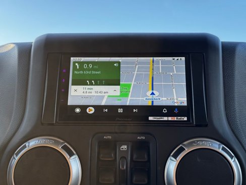 Used 2017 Jeep Wrangler Unlimited Sahara w/ Connectivity Group image 28