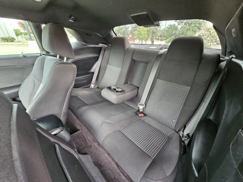 Used 2016 Dodge Challenger SXT w/ Sound Group image 10