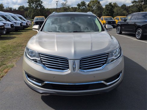 Used 2017 Lincoln MKX Reserve w/ Driver Assistance Package image 16