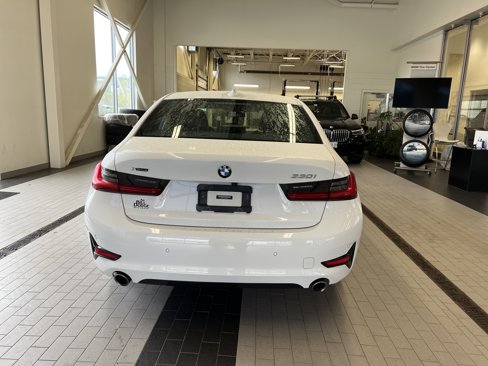 Used 2021 BMW 330i xDrive Sedan w/ Convenience Package image 6