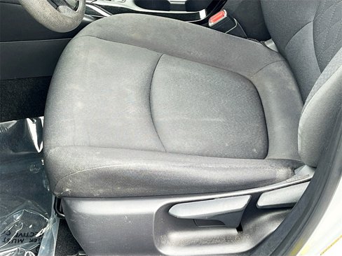 Used 2020 Toyota Corolla LE image 16