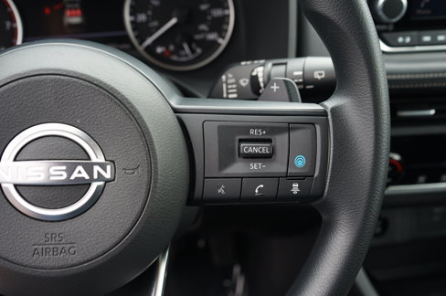Used 2024 Nissan Rogue SV image 29