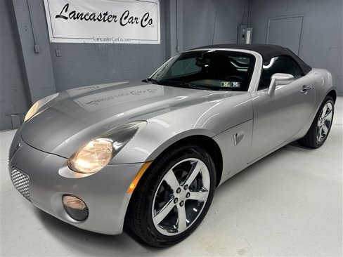 Used 2008 Pontiac Solstice Convertible w/ Preferred Package image 10