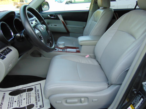 Used 2013 Toyota Highlander Limited image 30