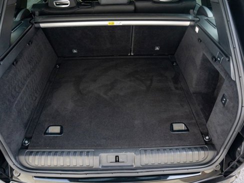 Used 2022 Land Rover Range Rover Sport SVR image 46