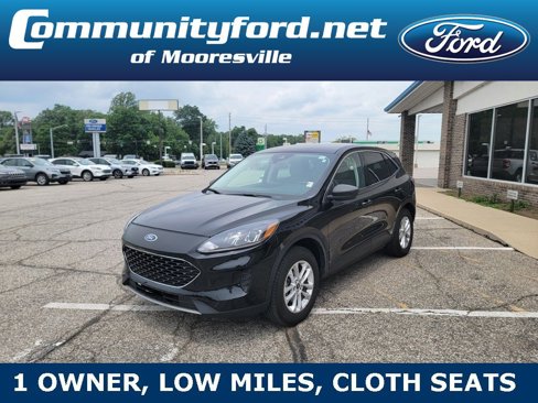 Used 2022 Ford Escape SE image 1