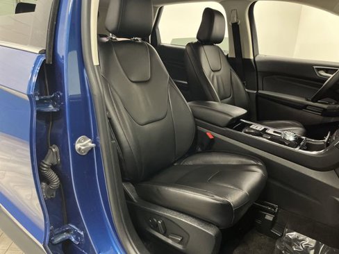 Used 2020 Ford Edge Titanium image 33