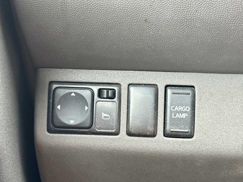 Used 2018 Nissan Frontier SV image 18