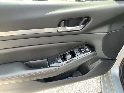 Used 2024 Nissan Altima 2.5 SR image 16
