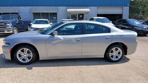 Used 2019 Dodge Charger SXT image 9