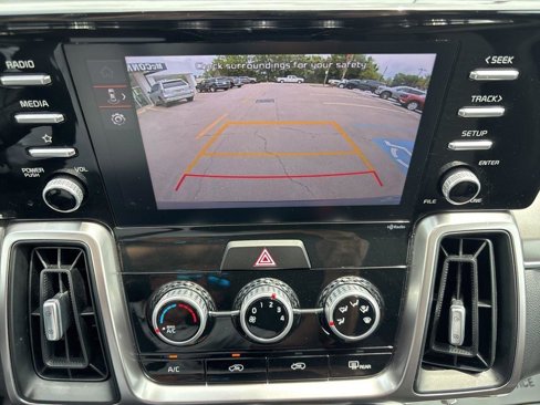 Used 2023 Kia Sorento LX image 33