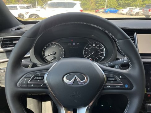 Used 2025 INFINITI QX50 Sport image 10
