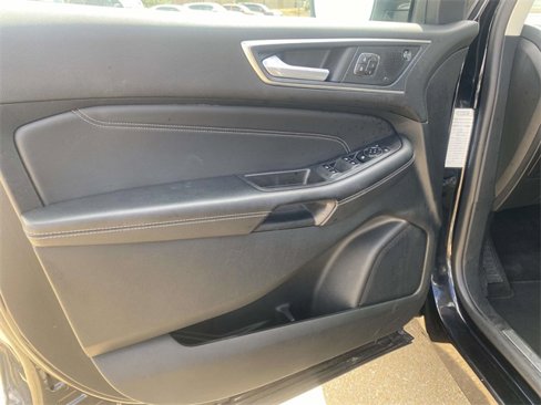 Used 2024 Ford Edge Titanium image 12